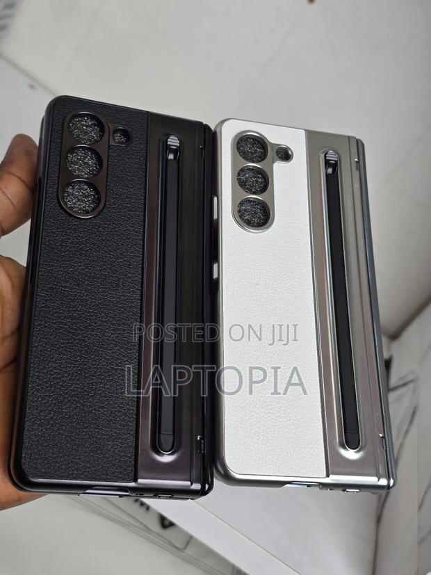 Samsung Galaxy Fold 7 With S Pen And Protector photo 3