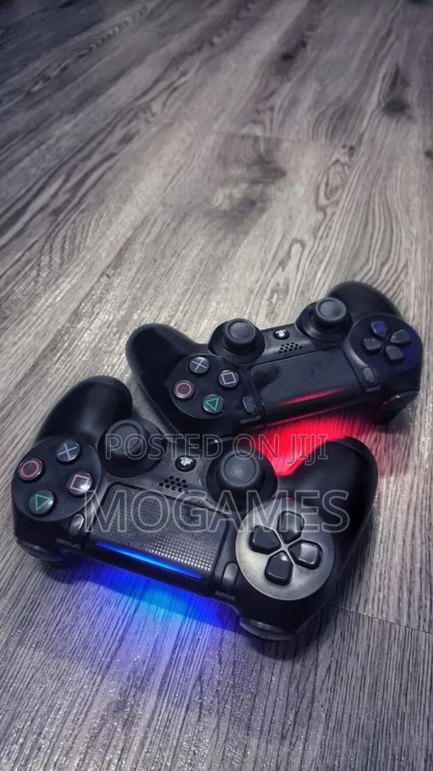 Ps4 Original Controllers · Photo 2