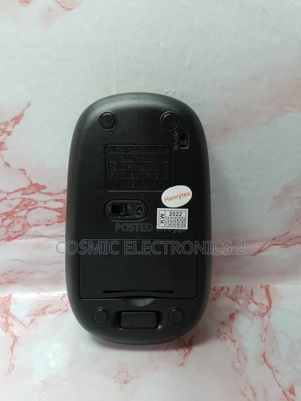 The Dell Wireless Mouse. photo 6