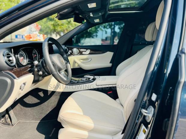 Mercedes-Benz E300 2018 Black