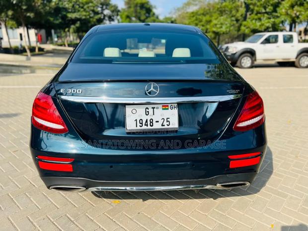 Mercedes-Benz E300 2018 Black