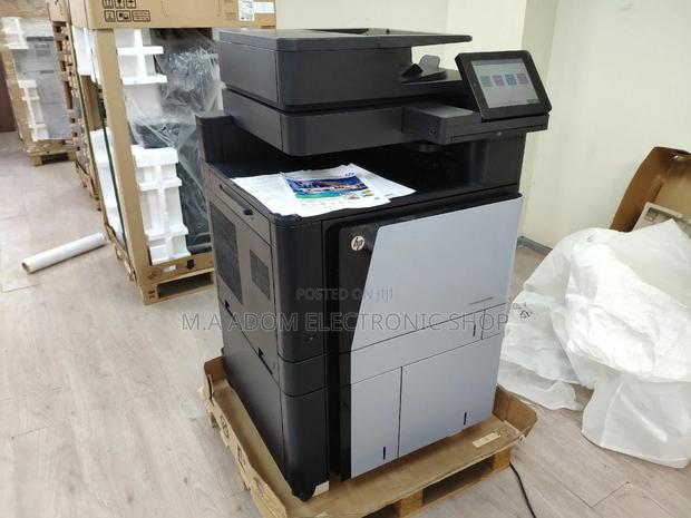 Color Laserjet Enterprise Flow MFP M880z · Photo 2