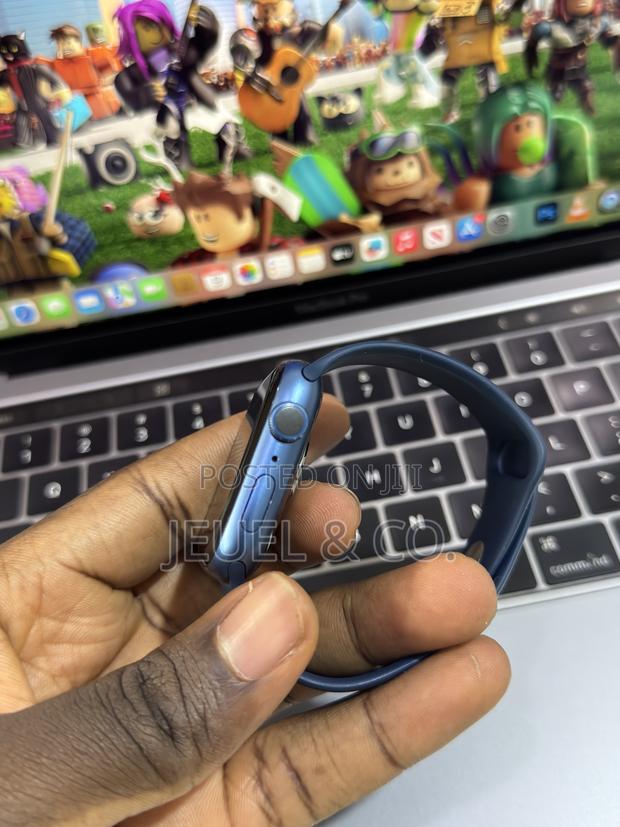 Apple Watch Series 7 Blue photo 3
