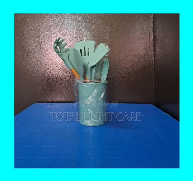 Silicone Kitchen Utensils Ladle Set · Photo 4