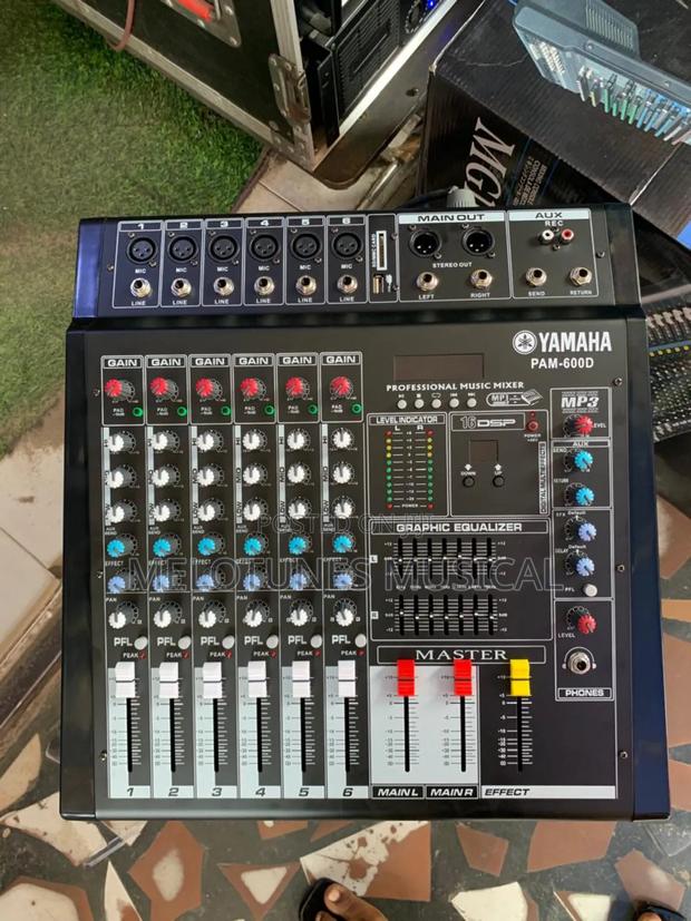Yamaha Pam-600d 6-Channel Professional Music Mixer. · Photo 3
