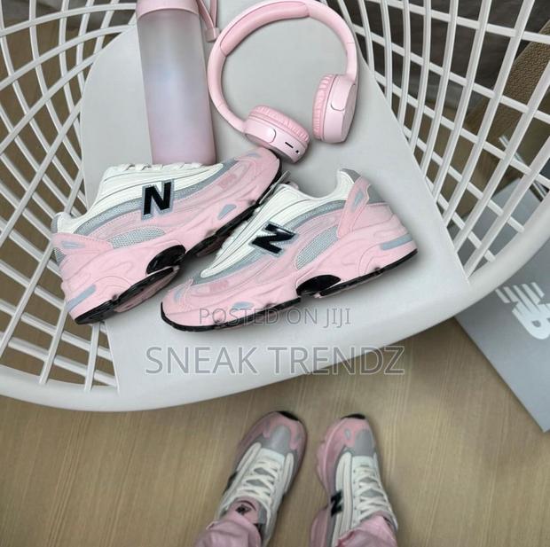 New Balance 1000 B Pink · Photo 4