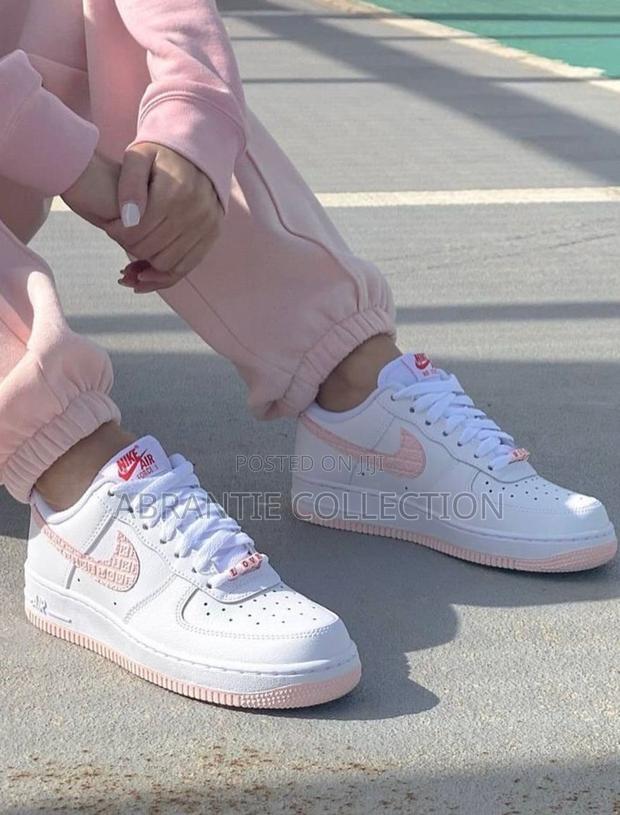 Nike Air Force 1 Low Valentine Day Available · Photo 4