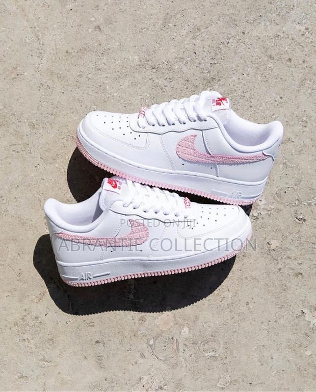 Nike Air Force 1 Low Valentine Day Available · Photo 3