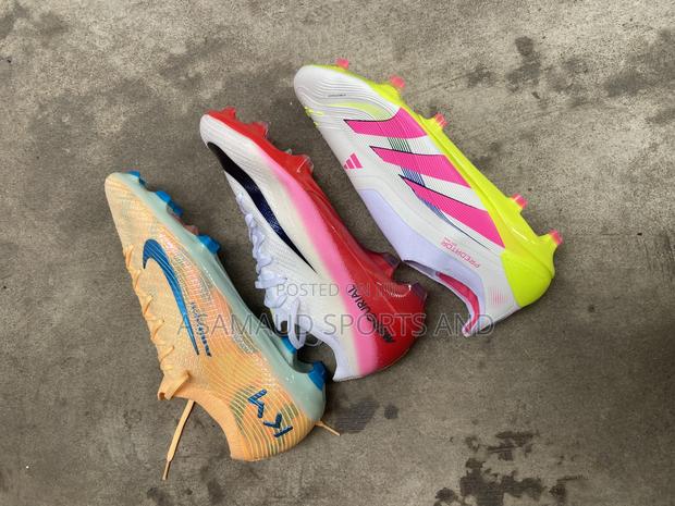 Original Football Boot Suitable For All Conditions · Photo 4