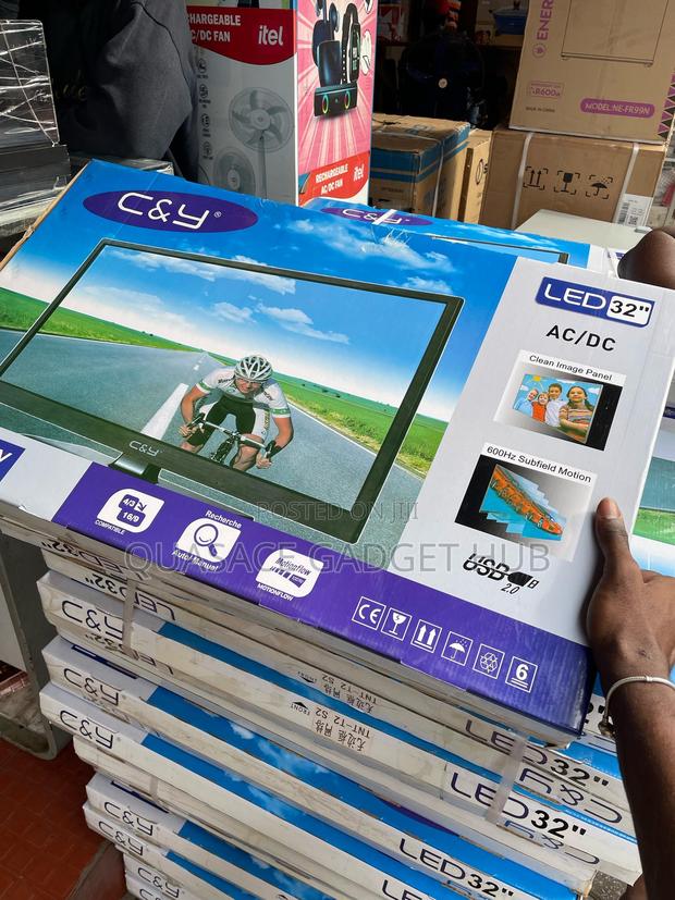 C Y 32” Hd Digital Satellite Television photo 2