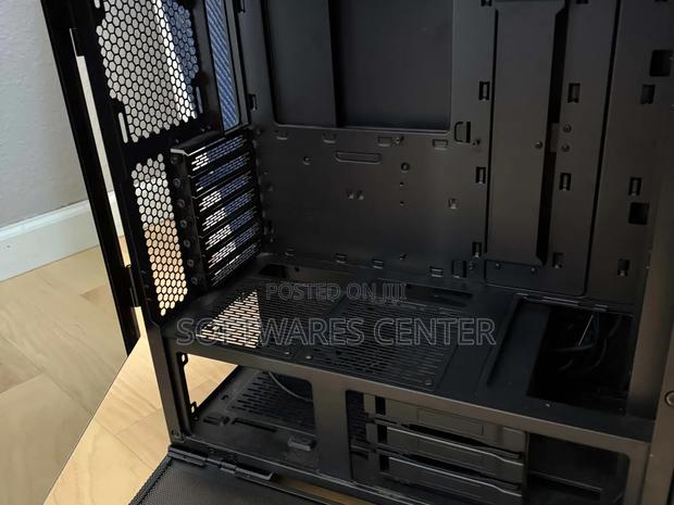 Lancool Ii Chassis In Box (2 Months Used) photo 2