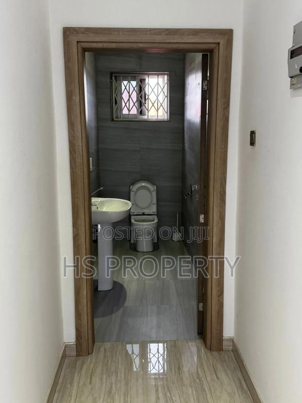2bdrm Apartment in Adjiriganor for rent photo 8