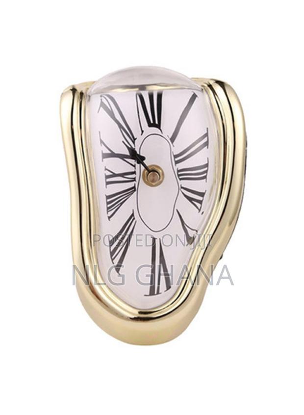 Special-Shaped Melting Decorative Clock Roman. Tvx12471 · Photo 1