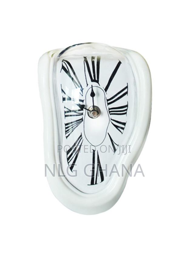 Special-Shaped Melting Decorative Clock Roman. Tvx12471 · Photo 2