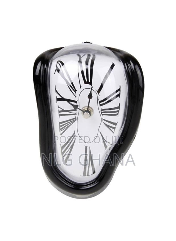 Special-Shaped Melting Decorative Clock Roman. Tvx12471 · Photo 3