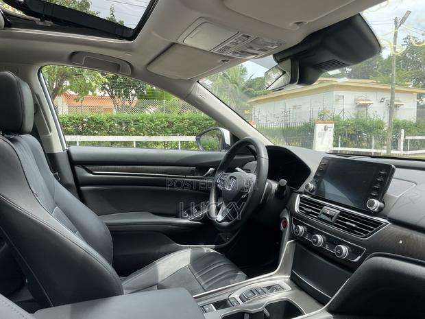 Honda Accord Touring 2.0T 2020 White