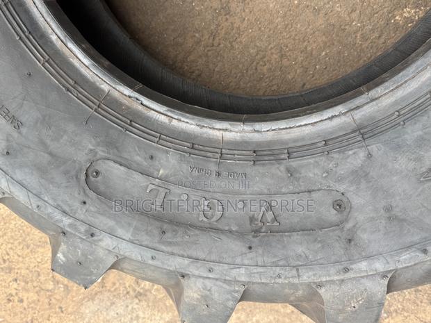 12.5/80r18 Backhoe photo 4