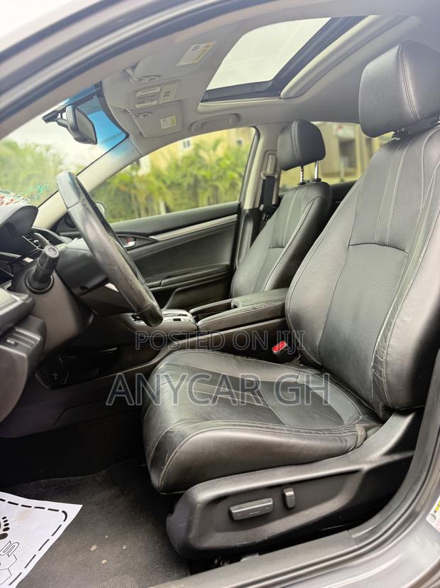 Honda Civic EX-L Sedan 2019 Gray