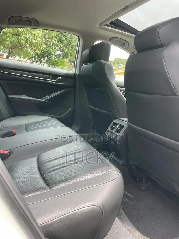 Honda Accord Touring 2.0T 2020 White