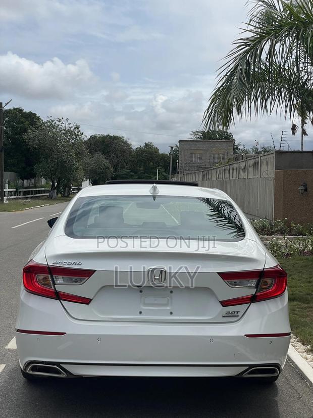 Honda Accord Touring 2.0T 2020 White