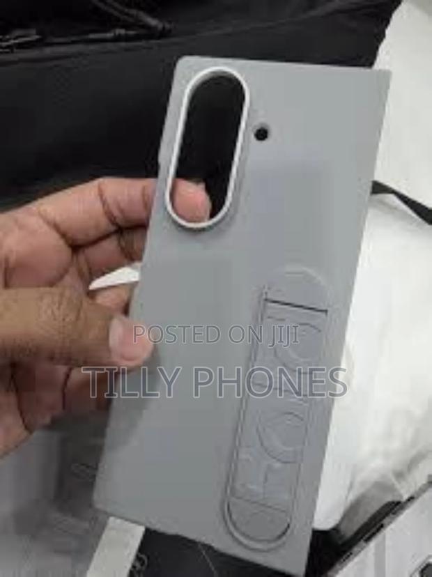 Galaxy Z Fold7 Silicone Case photo 2