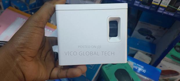 Portable Projector photo 5
