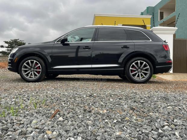 Audi Q7 3.0T Premium AWD quattro 2017 Black photo 4
