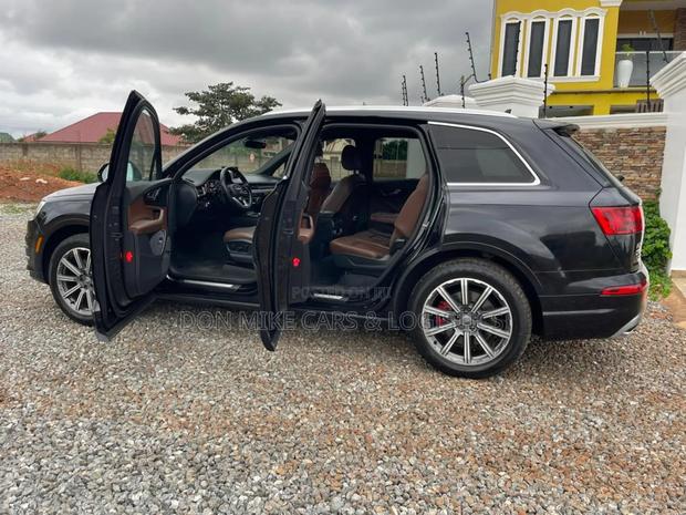 Audi Q7 3.0T Premium AWD quattro 2017 Black photo 9