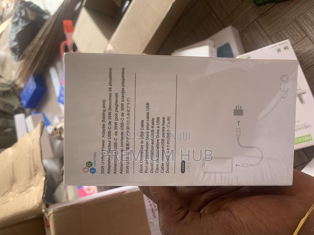 Apple Type-C Charger · Photo 4