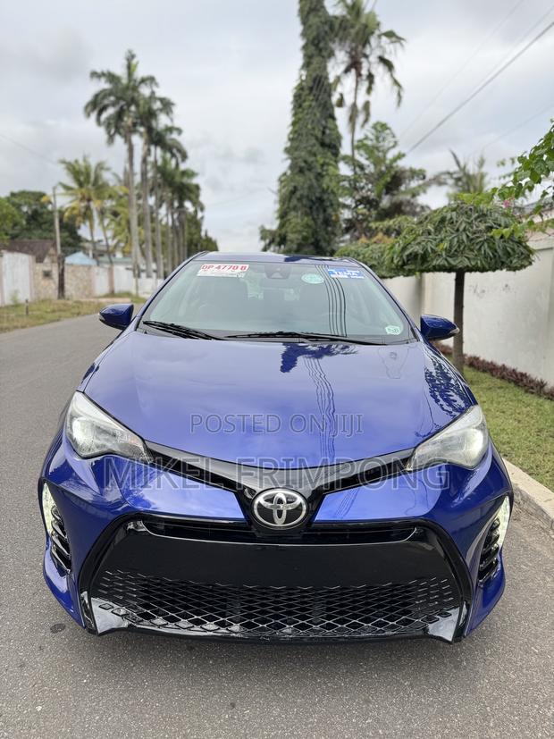 Toyota Corolla SE (1.8L 4cyl 2A) 2018 Blue
