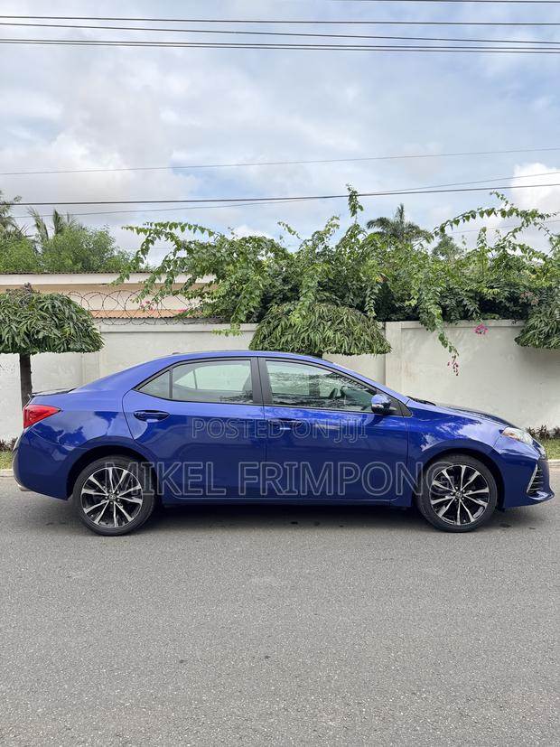 Toyota Corolla SE (1.8L 4cyl 2A) 2018 Blue
