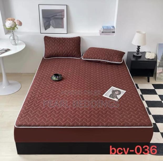 Premium Quality Waterproof 1 Mattress Protector With It 2 Pillowcases photo 2