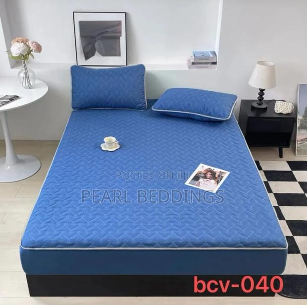Premium Quality Waterproof 1 Mattress Protector With It 2 Pillowcases photo 3