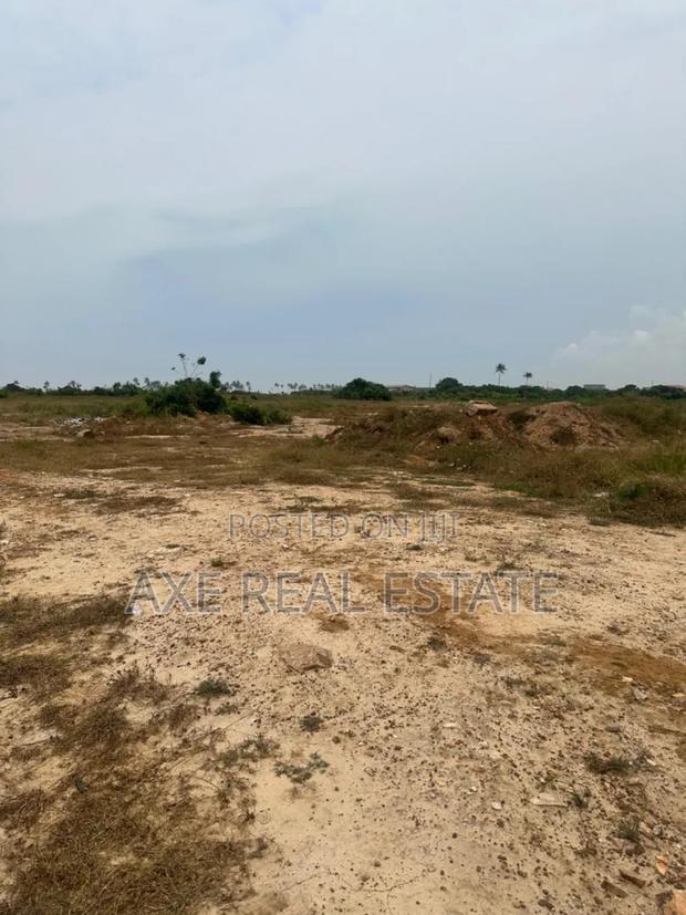 Smart Way ! Invest in Half Plots at Prampram Beach Lane · Photo 4