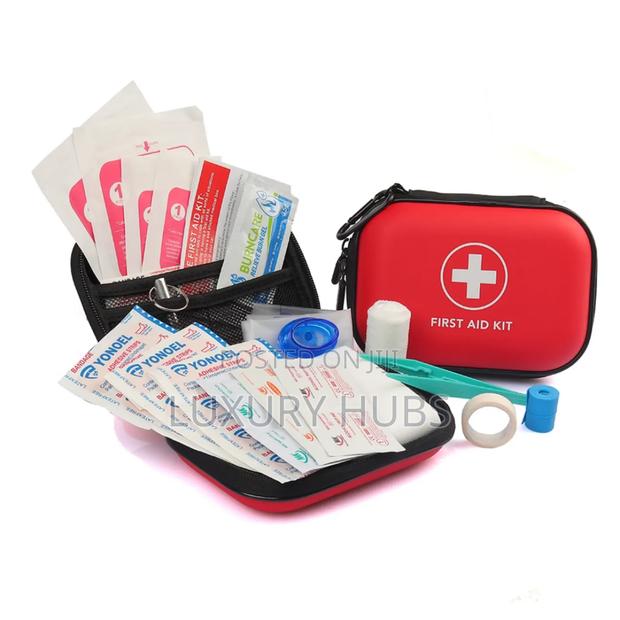 Portable Emergency First Aid Kit · Photo 2