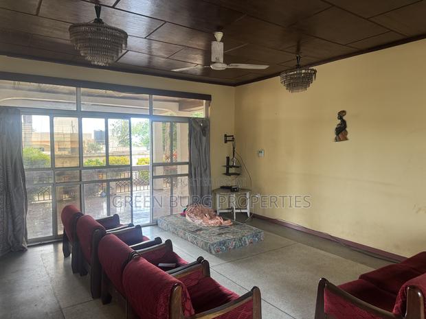 5bdrm House in Nungua for sale photo 7