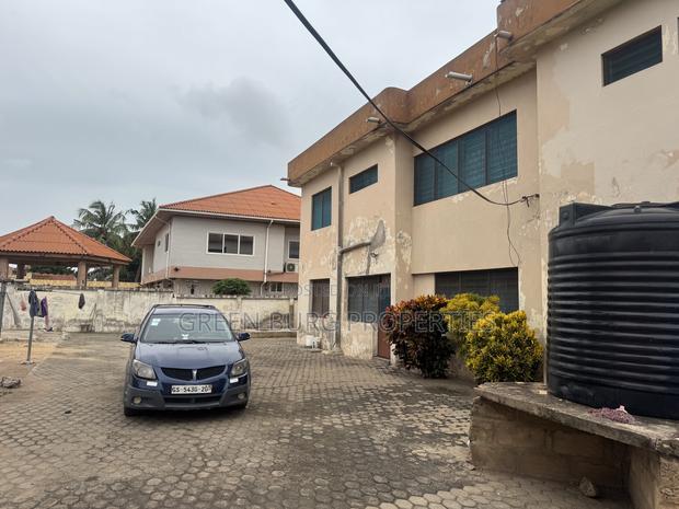 5bdrm House in Nungua for sale photo 3