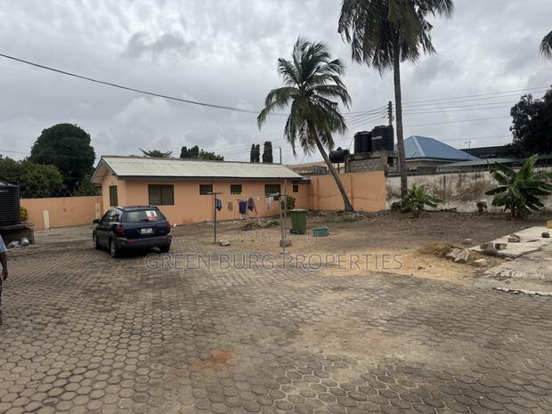5bdrm House in Nungua for sale photo 2