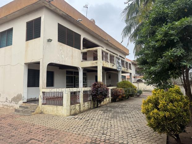 5bdrm House in Nungua for sale photo 13