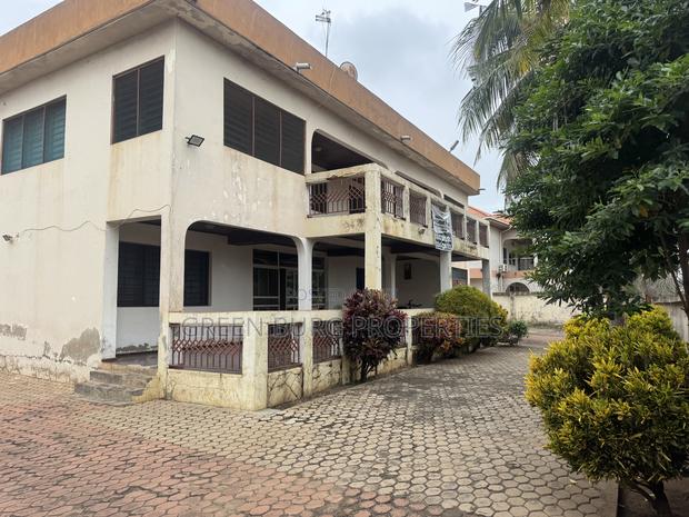 5bdrm House in Nungua for sale photo 14