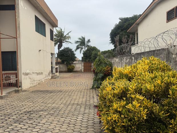 5bdrm House in Nungua for sale photo 12