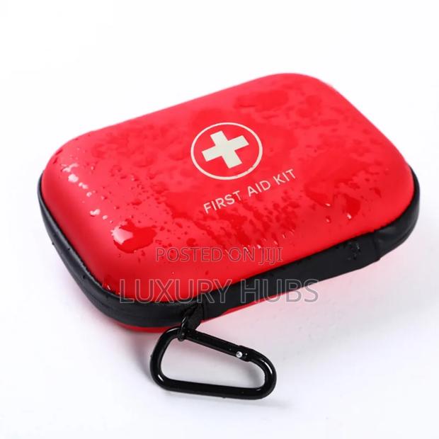 Health Care Emergency Case · Photo 2