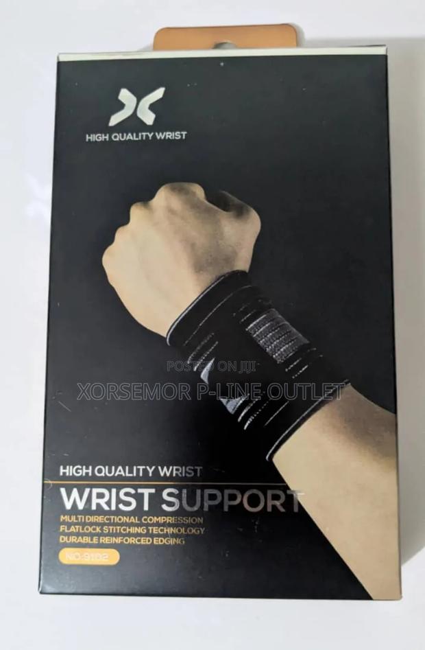 X Wrist Brace · Photo 3