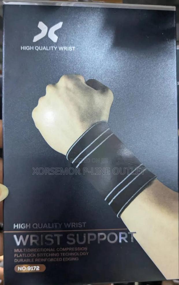 X Wrist Brace · Photo 4