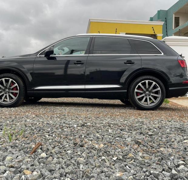 Audi Q7 3.0T Premium AWD quattro 2017 Black photo 4