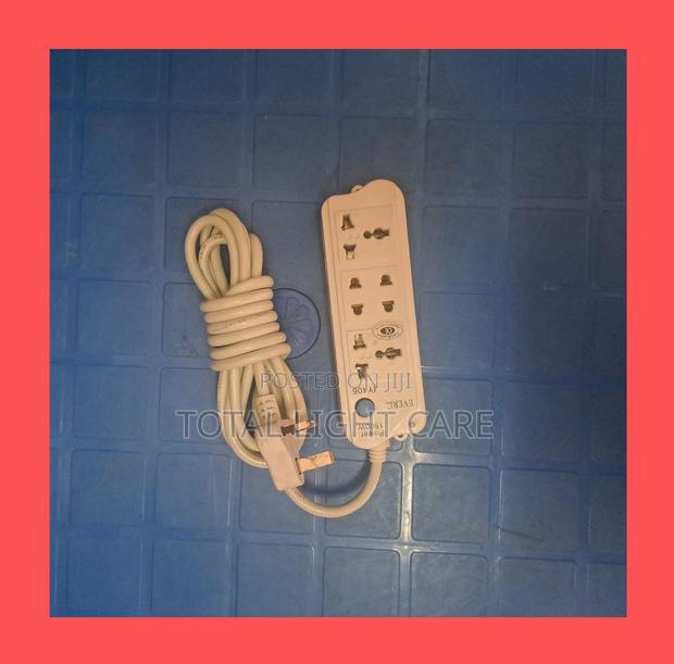 Everise Three Way 13amps Extention Board · Photo 2