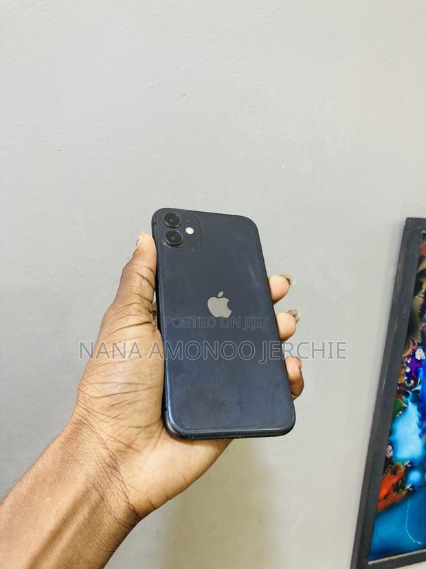 Apple iPhone 11 64 GB Black photo 3