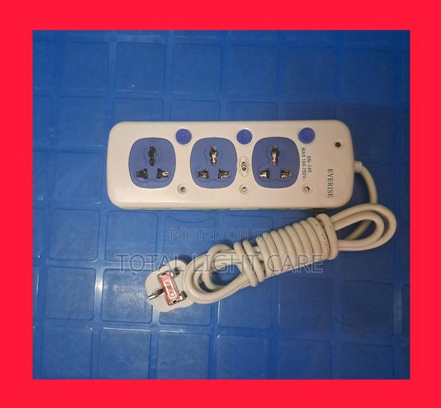 Everise Extention Three Way 13 Amps Medium Size · Photo 2