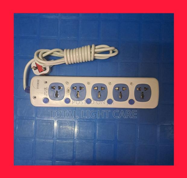 Everise Extention Board 5 Way 13 Amps · Photo 2