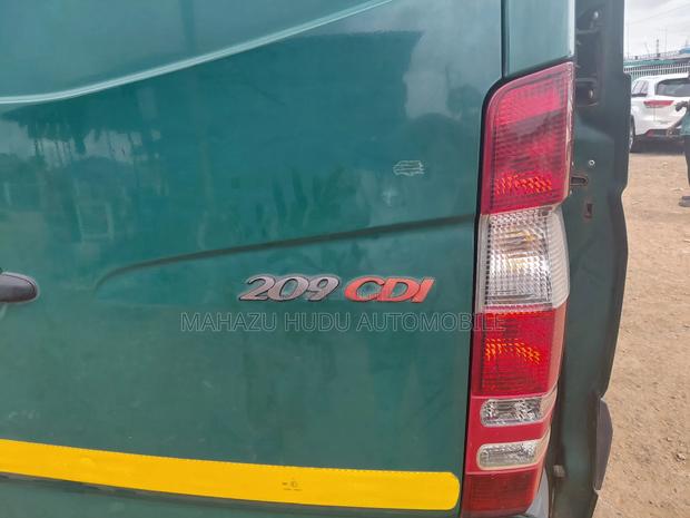 Mercedes-Benz Sprinter 2011 Green